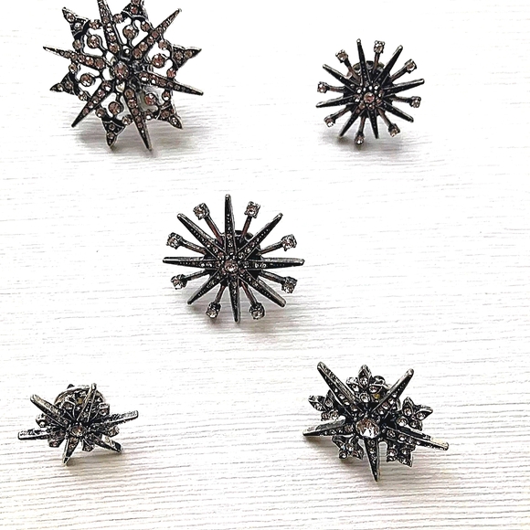 ♥️SOLD ❤️NWT Vintage Style FIVE Snowflakes Stars Crystal & metal pins - Picture 2 of 11